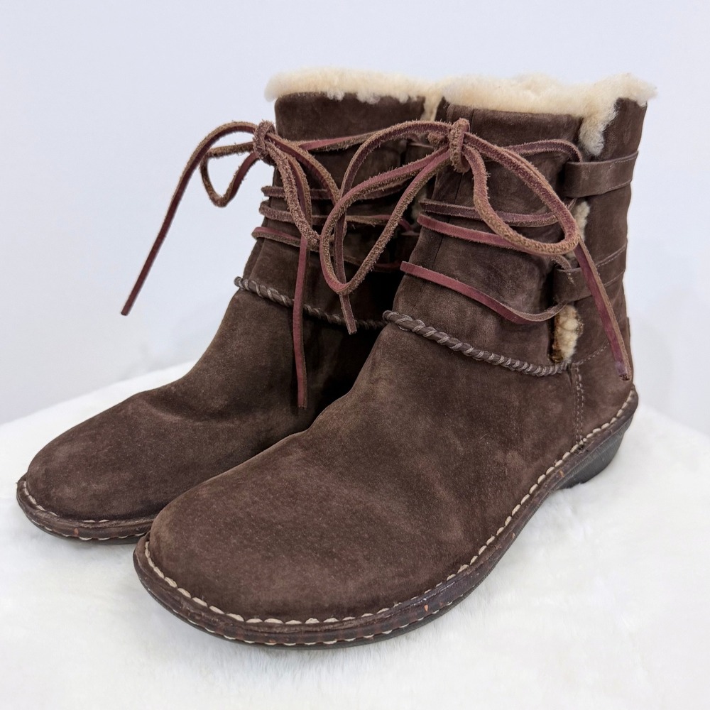 UGG Caspia Brown Suede Shearling Lace Boot Womens 8 Apres Ski Gorpcore Granola